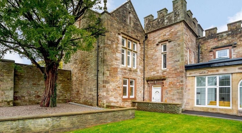 Photo of 4 Bed in Bolton