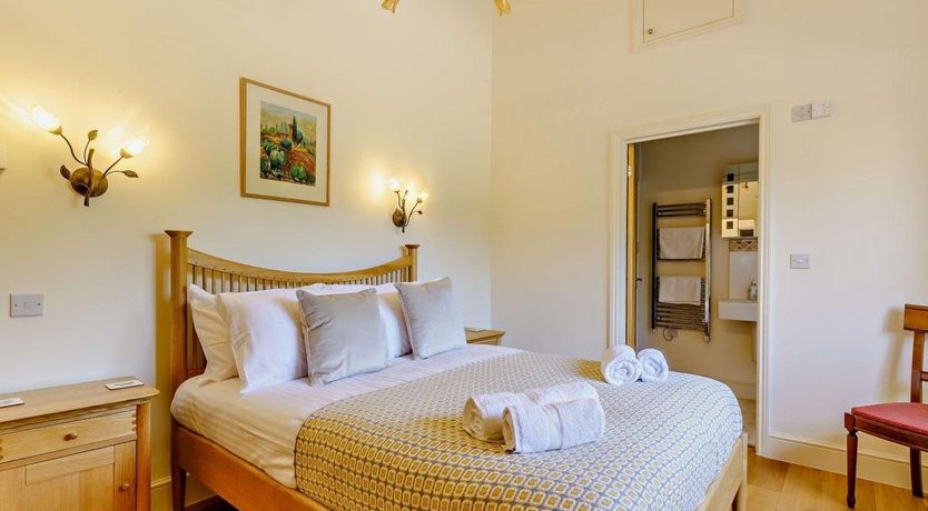 Photo of 3 Bed in Blakeney