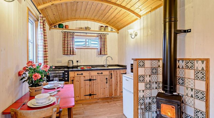 Photo of 1 Bed in Leighton