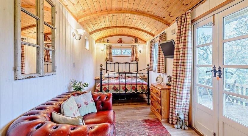 Photo of 1 Bed in Leighton