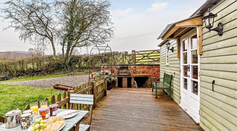 Photo of 1 Bed in Leighton