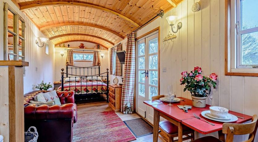 Photo of 1 Bed in Leighton