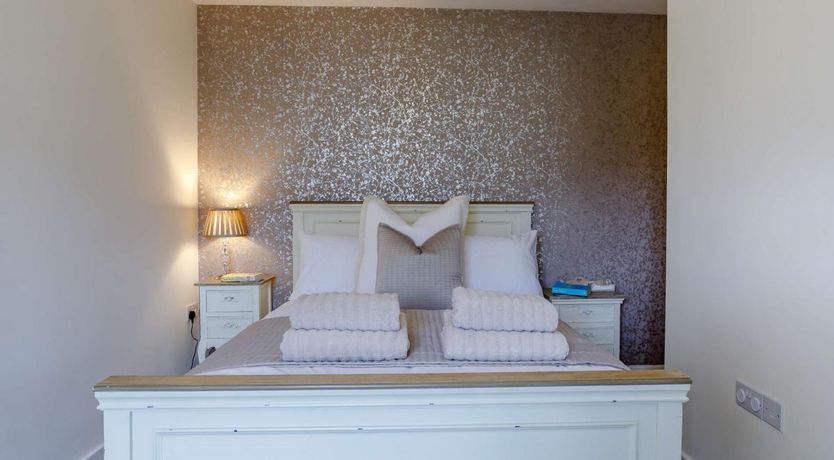 Photo of 2 Bed in Sutcombe