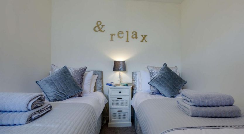 Photo of 2 Bed in Sutcombe