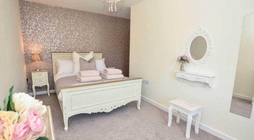 Photo of 2 Bed in Sutcombe