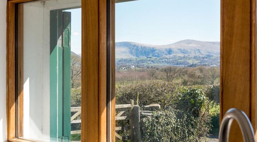 Photo of 4 Bed in Thornthwaite