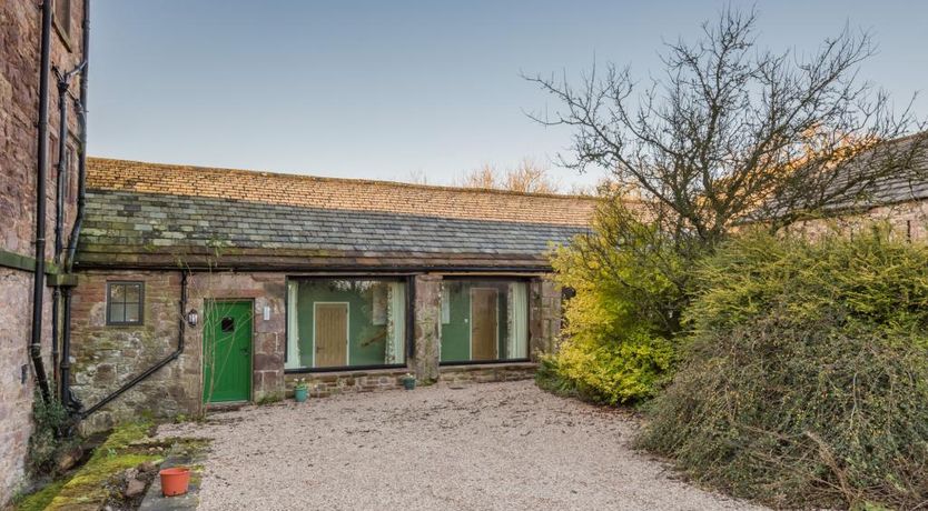 Photo of 2 Bed in Johnby