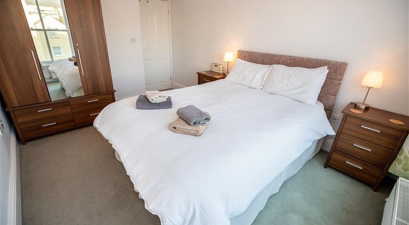 Photo of 2 Bed in Tenby