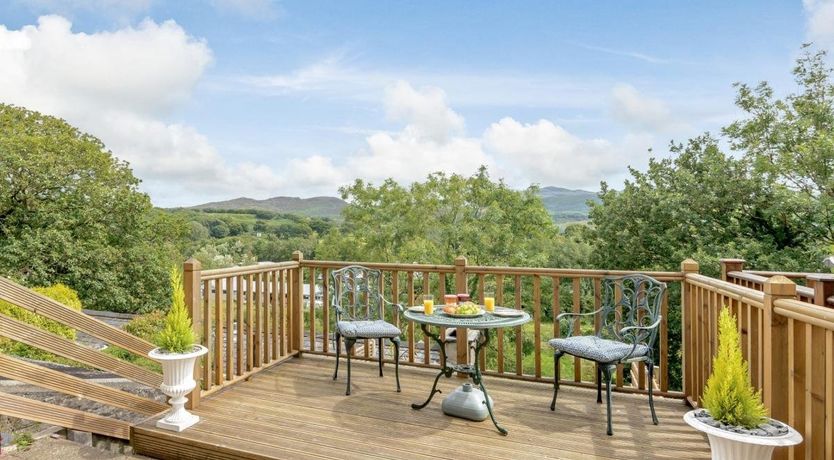 Photo of 1 Bed in Penrhyndeudraeth