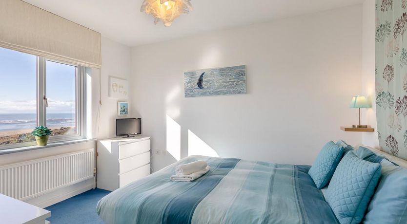 Photo of 4 Bed in Aberdovey