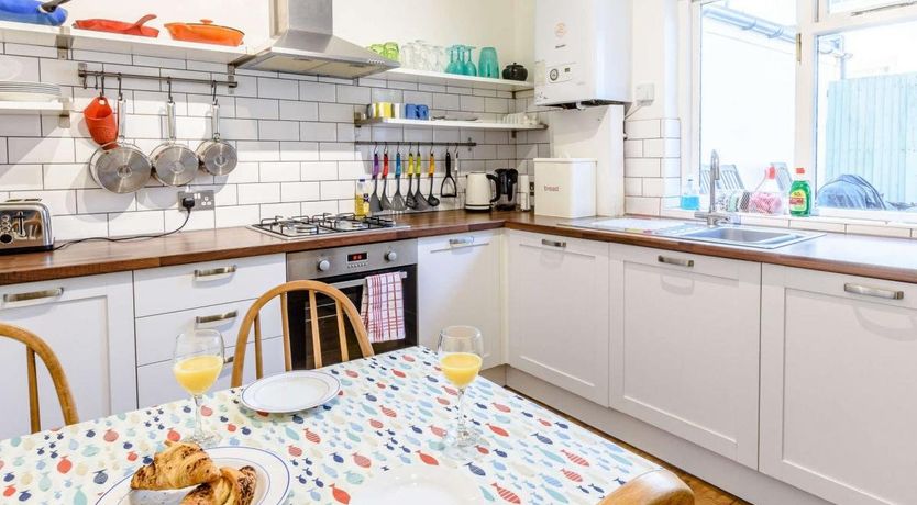 Photo of 3 Bed in Shanklin