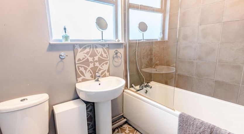 Photo of 3 Bed in Shanklin