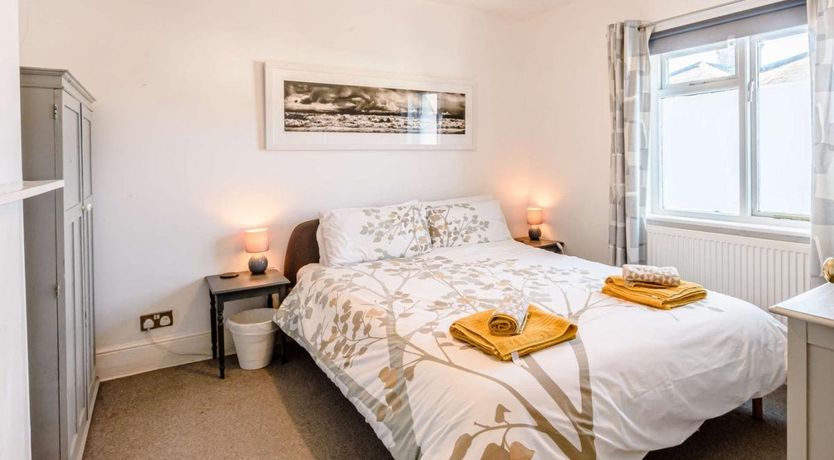 Photo of 3 Bed in Shanklin