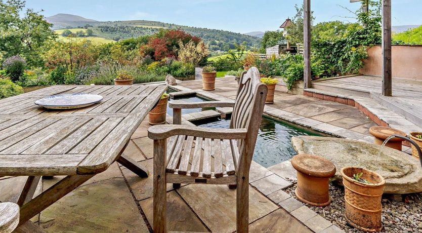 Photo of 1 Bed in Abergavenny