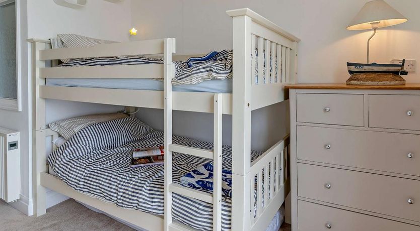 Photo of 2 Bed in The Burrows