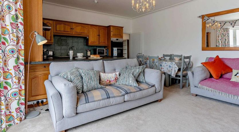 Photo of 2 Bed in The Burrows