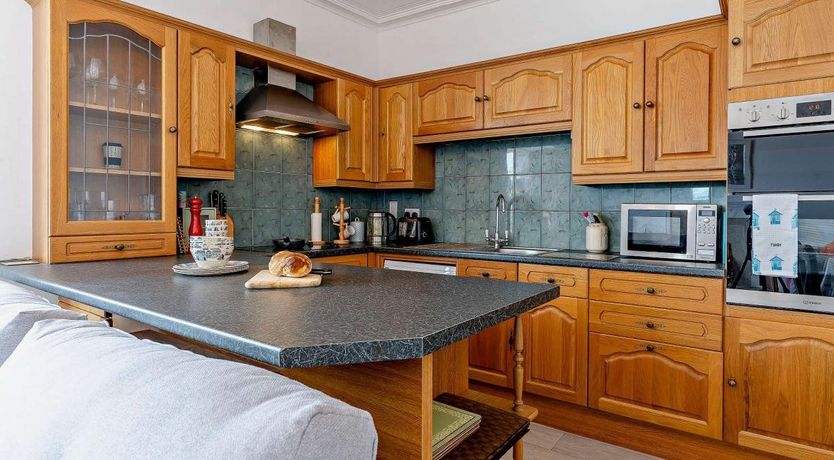 Photo of 2 Bed in The Burrows