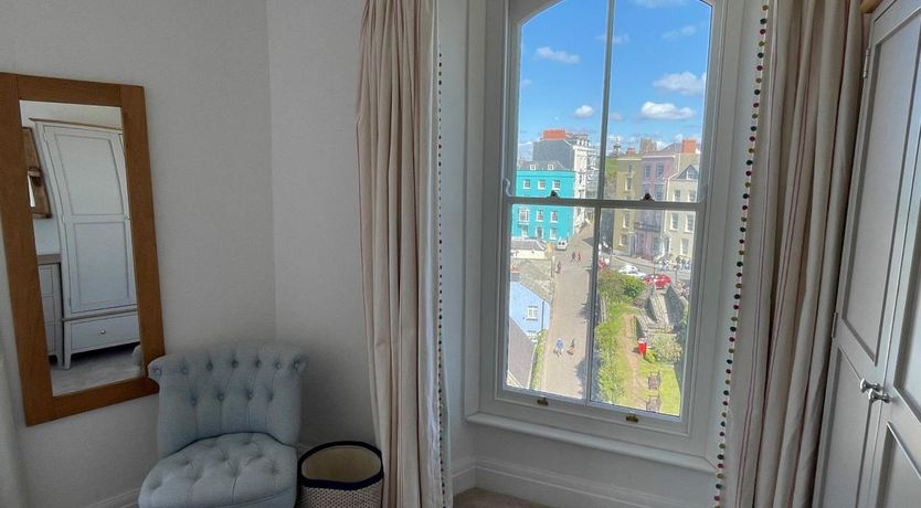 Photo of 2 Bed in The Burrows