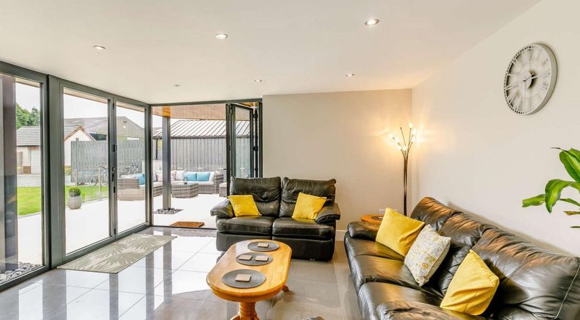 Photo of 5 Bed in Brough