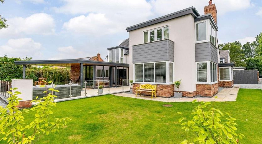 Photo of 5 Bed in Newport