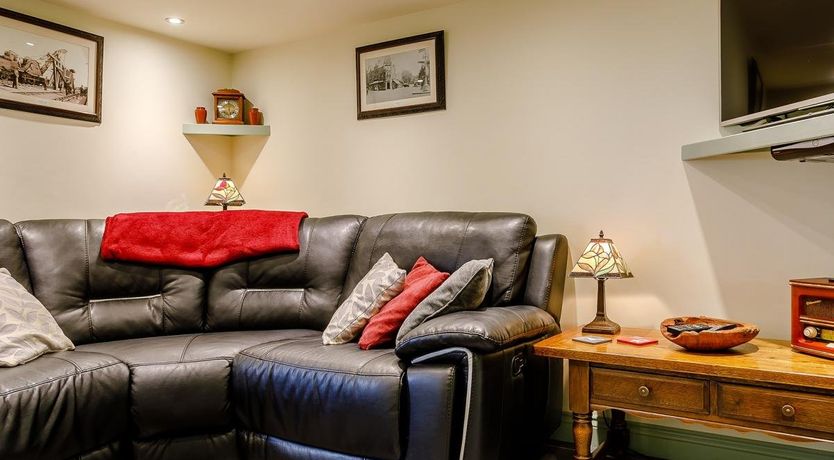 Photo of 1 Bed in Tansley