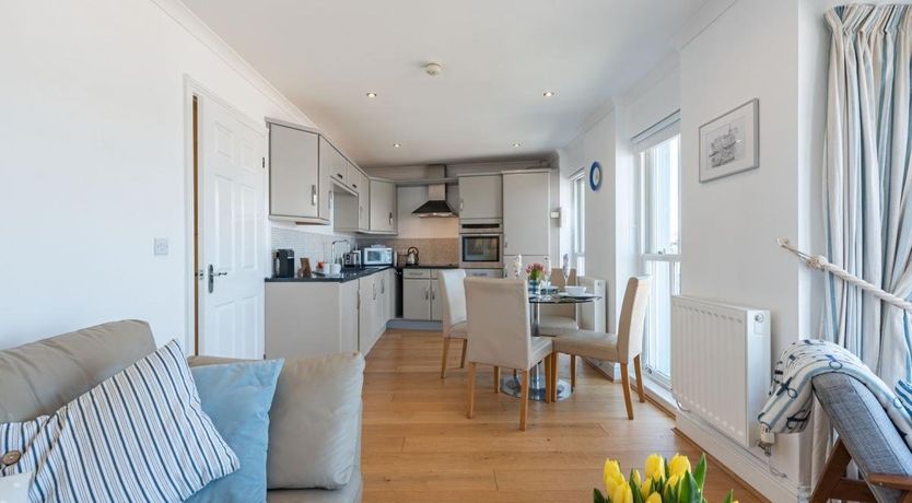 Photo of 2 Bed in Tenby