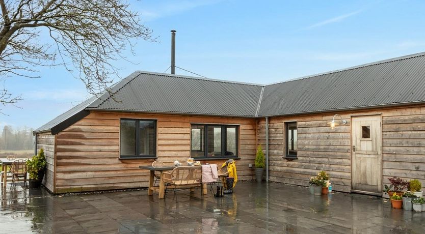 Photo of 2 Bed in Moreton Eye