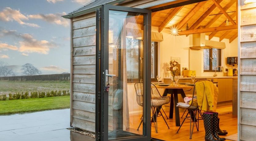 Photo of 2 Bed in Moreton Eye