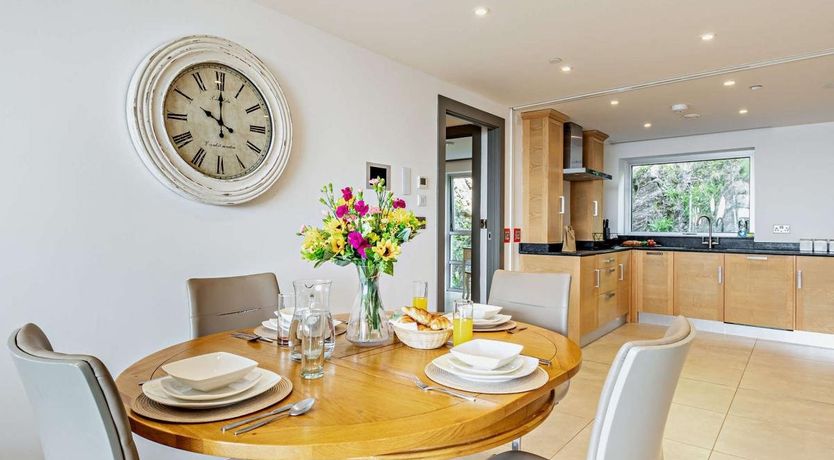 Photo of 2 Bed in Tenby