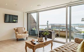 Photo of 2 Bed in Tenby