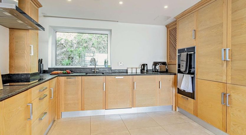 Photo of 2 Bed in Tenby