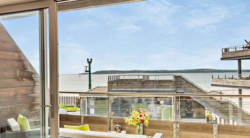 Photo of 2 Bed in Tenby