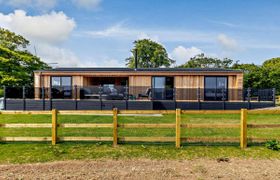 Photo of log-cabin-in-fife