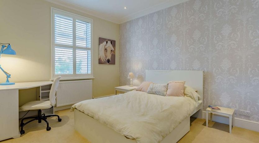 Photo of 3 Bed in Eastbourne