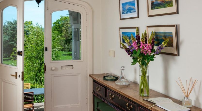 Photo of 4 Bed in Bwlch