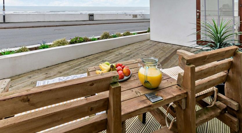 Photo of 1 Bed in Westward Ho