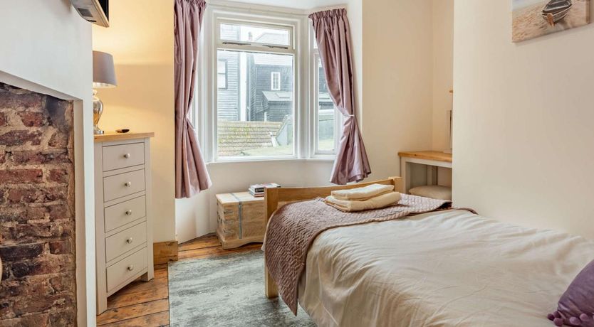 Photo of 4 Bed in Hastings