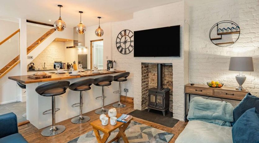 Photo of 4 Bed in Hastings