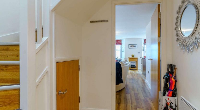 Photo of 3 Bed in Tenby