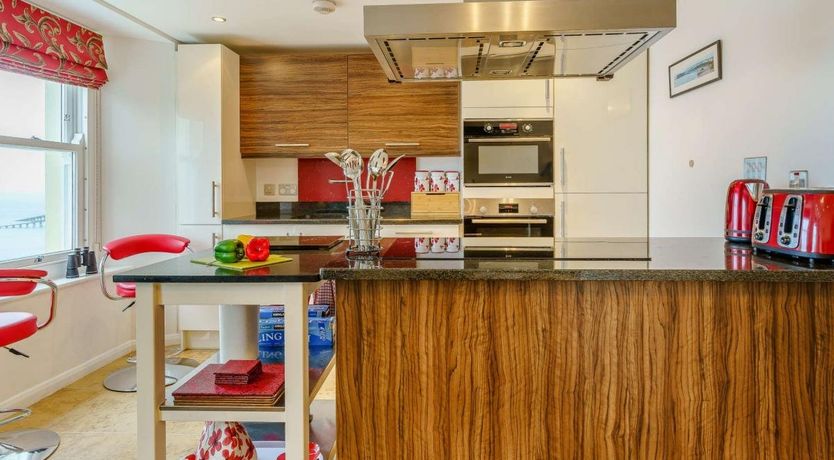 Photo of 3 Bed in Tenby