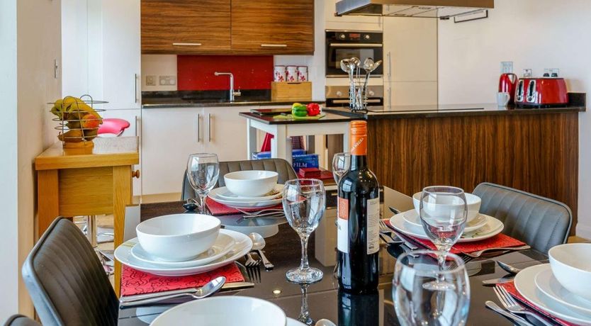 Photo of 3 Bed in Tenby