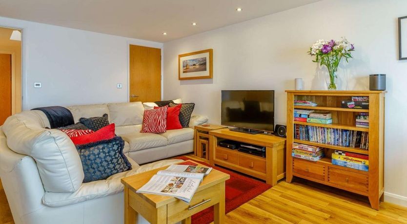 Photo of 3 Bed in Tenby