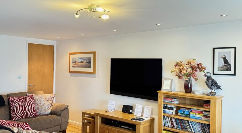 Photo of 3 Bed in Tenby