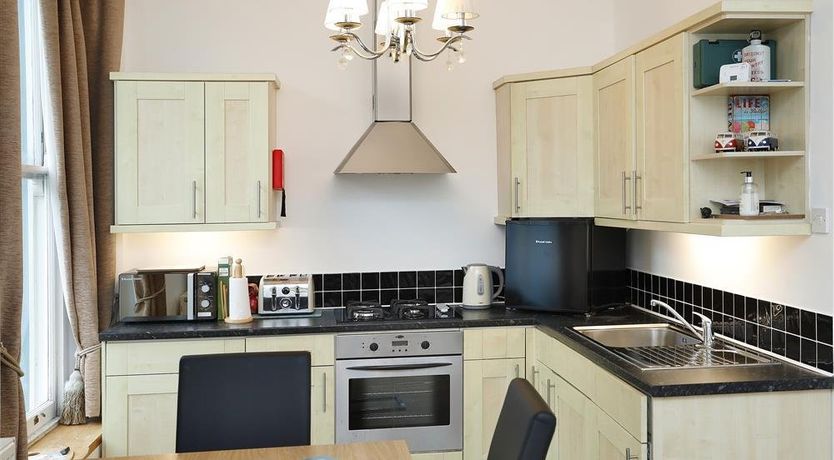 Photo of 2 Bed in Tenby