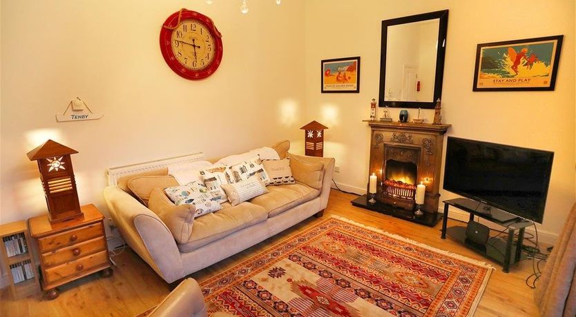 Photo of 2 Bed in Tenby