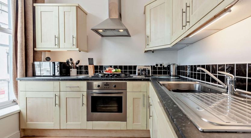 Photo of 2 Bed in Tenby