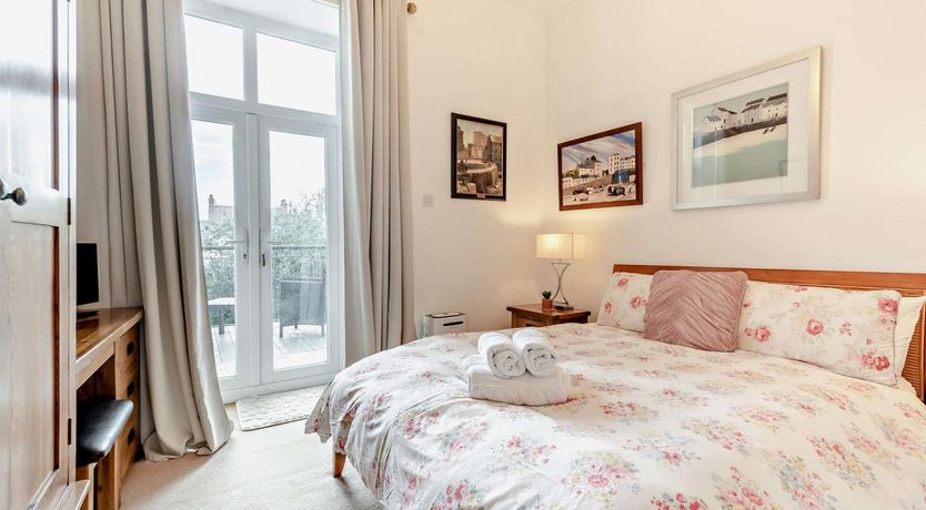 Photo of 2 Bed in Tenby