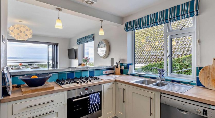 Photo of 4 Bed in Aberdovey