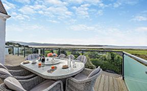 Photo of in Aberdovey (DY012)