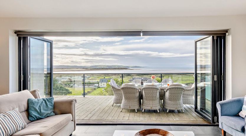 Photo of 4 Bed in Aberdovey